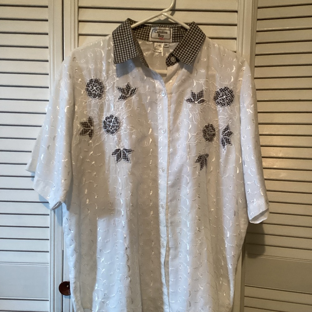 Vintage Carolina Bay Woman white lace blouse with black & white gingham